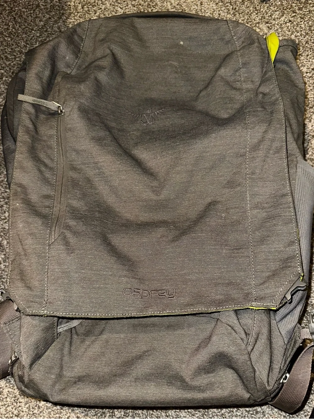 OSPREY Men's Gray Backpack with Yellow Accents